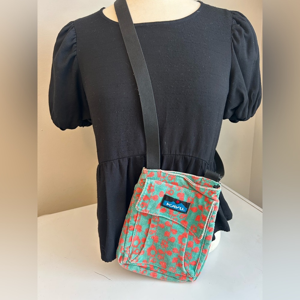 Kavu Mini Keeper Crossbody Canvas Bag Purse Floral Vines‎ Small Flaw Please Read